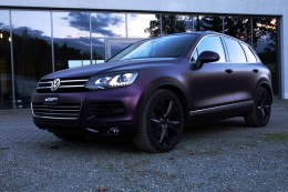 Volkswagen Touareg violett